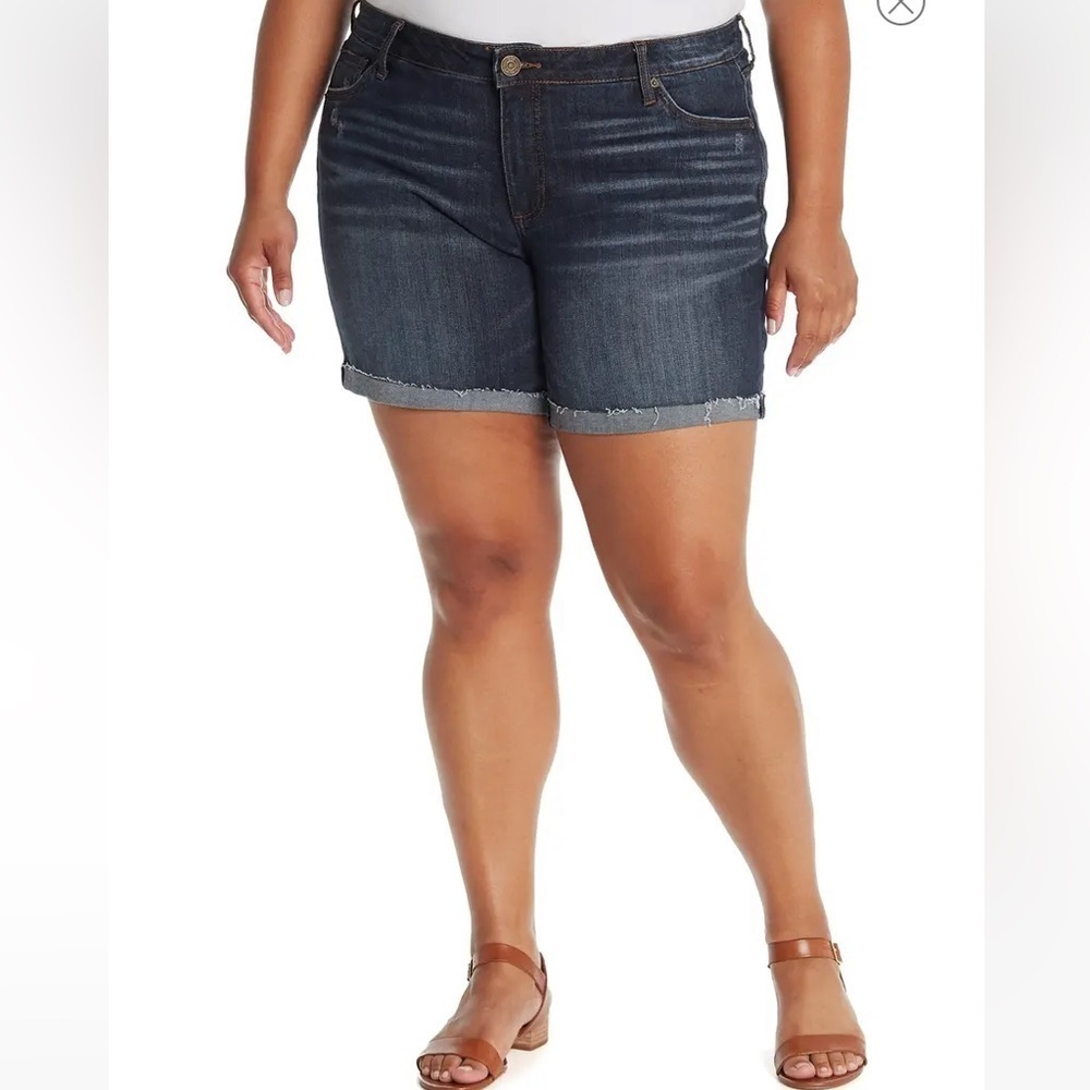 Kut Katy boyfriend roll up shorts size 22w. New with tags MSRP $79